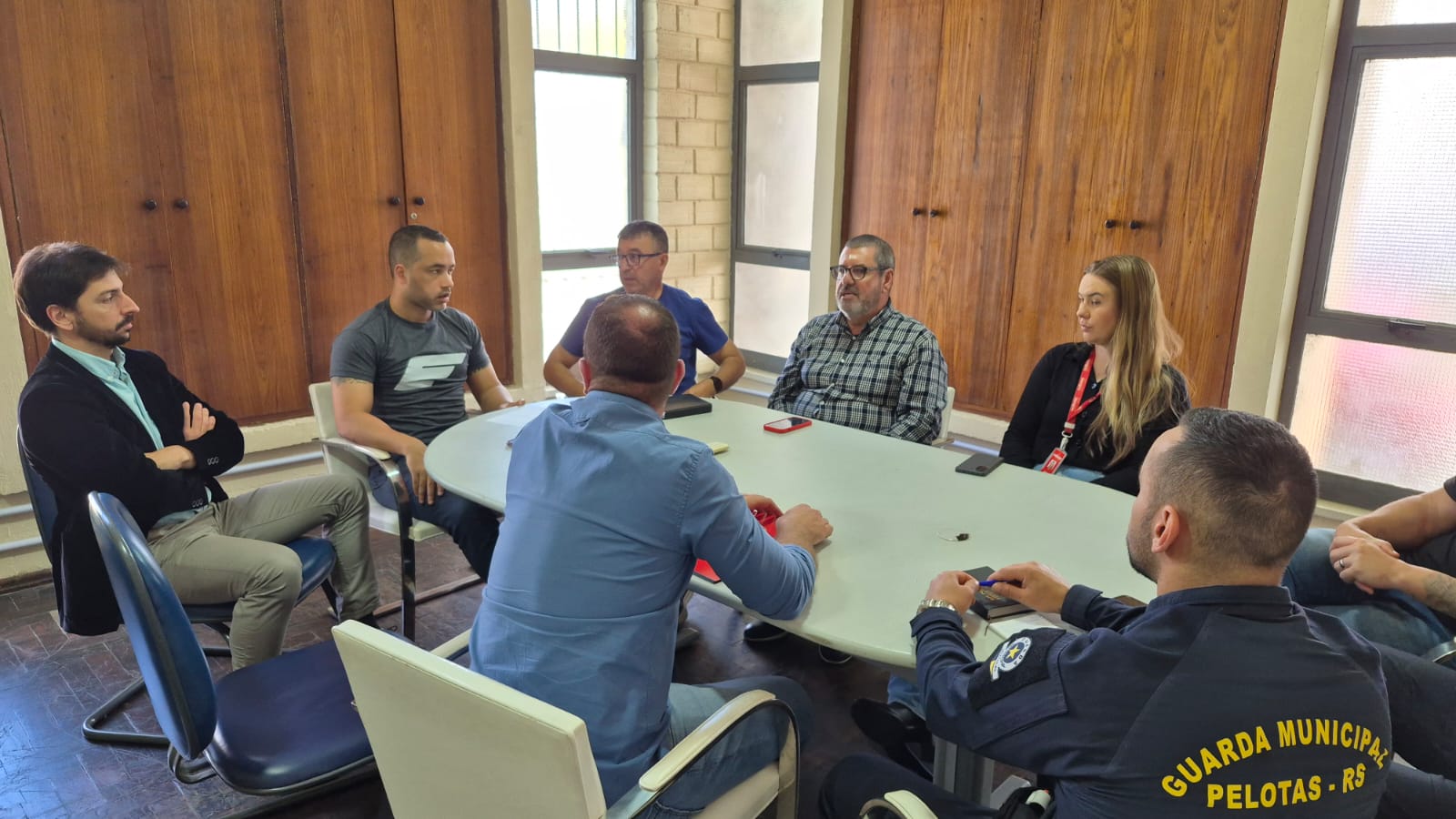 Secretaria de Segurança articula ações com a empresa de monitoramento de alarme e Guarda Municipal para aumentar proteção de áreas internas e externas das unidades de saúde, escolas e demais locais
