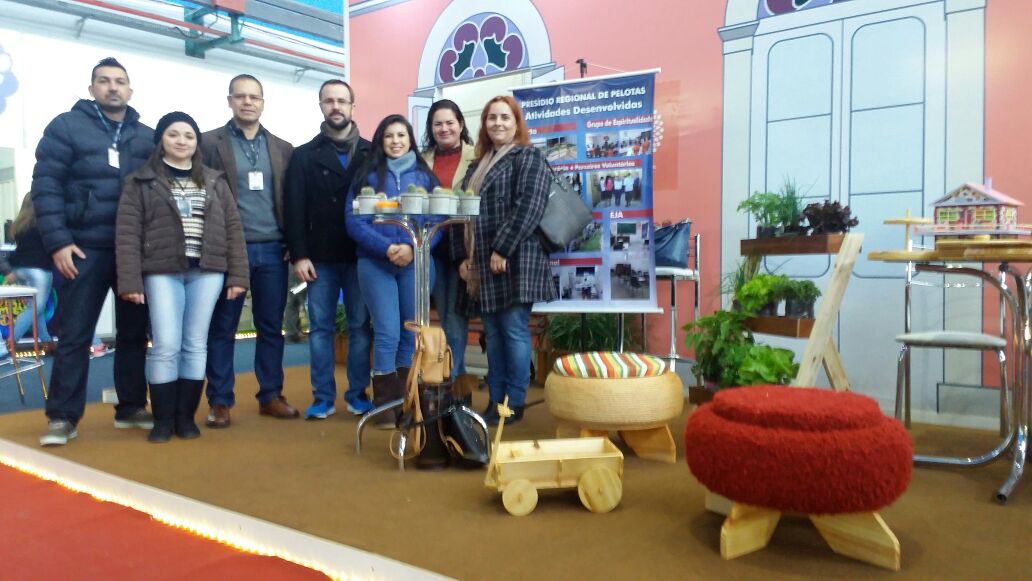 Artesanato foi exposto, sábado, no estande da Prefeitura