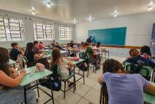 Câmara deve votar contratação de monitores de escola