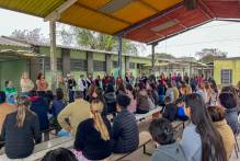 Secretária Nailê conversa com comunidade da Emef Luiz Augusto de Assumpção
