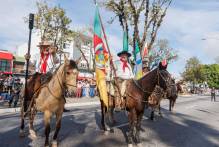 Desfile celebra a Revolução Farroupilha