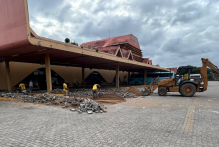 Pavimentos dos boxes da rodoviária passam por reforma