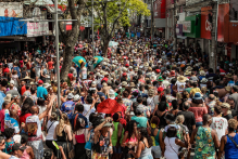 Carnaval de Rua de Pelotas têm nove desfiles neste fim de semana