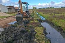 Prefeitura recupera rede de drenagem no Laranjal