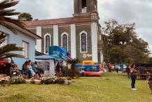 Festa Municipal do Pêssego reúne centenas de pessoas