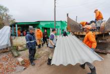 Prefeitura distribui telhas no Barro Duro e na Colônia Z3