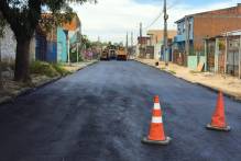 Prefeitura conclui reperfilagem asfáltica em duas vias da Vila Municipal
