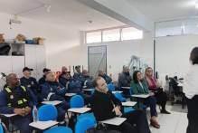 Agentes de trânsito e taxistas recebem cursos
