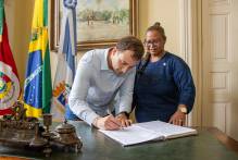 Carlos Jr assume como prefeito em exercício