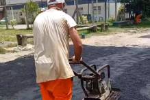 Secretaria de Obras faz tapa-buracos na Guabiroba