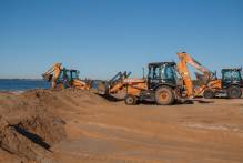 Prefeitura mantém quebra-ondas na faixa de areia do Laranjal