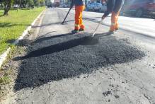 Secretaria de Obras e Pavimentação faz tapa-buracos no Areal e Três Vendas