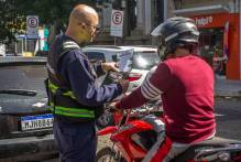 Ações educativas e preventivas marcam fiscalizações no fim de semana