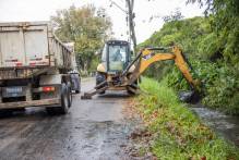 Prefeitura faz obra de desobstrução na rua das Traíras