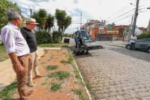 Prefeitura testa capina elétrica para inserir na limpeza urbana