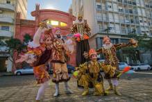 Dia do aniversário é celebrado com música, dança, teatro e circo