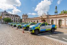 Prefeitura recebe seis novos carros para agentes de trânsito