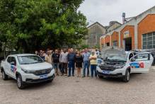 Secretaria de Obras e Pavimentação recebe dois veículos utilitários