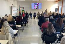Secretaria da Mulher apresenta Protocolo de Fluxo de Atendimento e fortalece articulação da Rede de Enfrentamento à Violência contra a Mulher em Pelotas