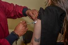 Prefeitura começa a vacinar contra a dengue