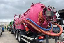 Sanep reforça desobstrução de redes com dois caminhões hidrojato