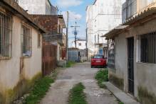 Mutirão de regularização dos imóveis da Cohab começa pela Guabiroba