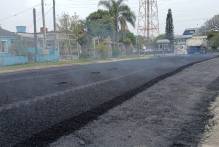 Prefeitura reperfila trecho da rua Ceslau Biezanko, no Areal