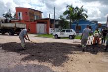 Secretaria de Obras usa 1,5 ton de asfalto frio em tapa-buracos