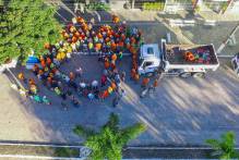 Prefeitura faz mutirão no Laranjal e homenageia Dia do Gari