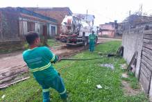 Prefeitura leva dois caminhões hidrojatos para o Simões Lopes