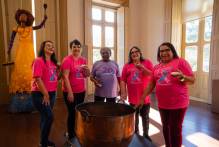 Prefeitura recebe exposição fotográfica alusiva ao outubro rosa