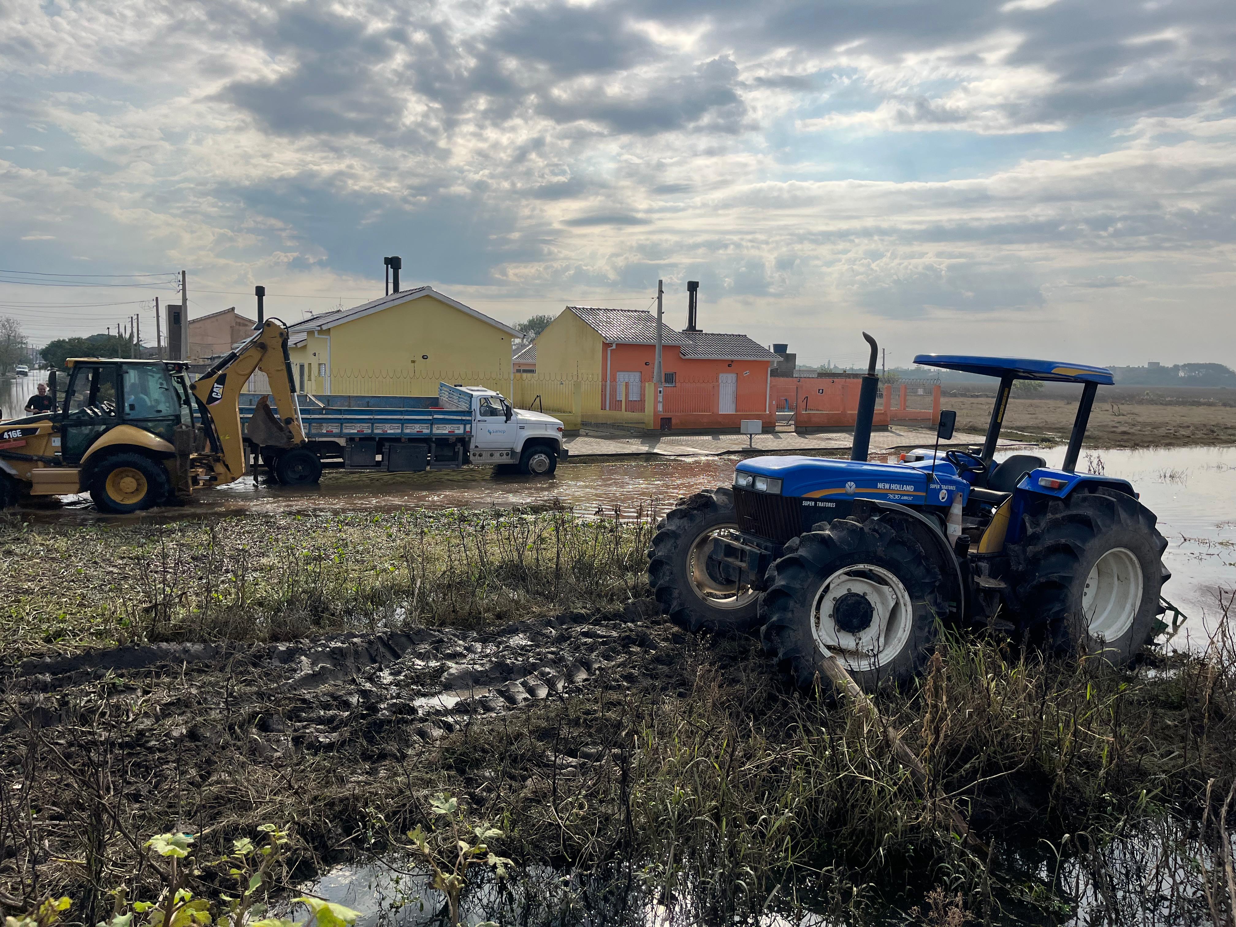 Sanep expande operação para finalizar o escoamento em todo o bairro