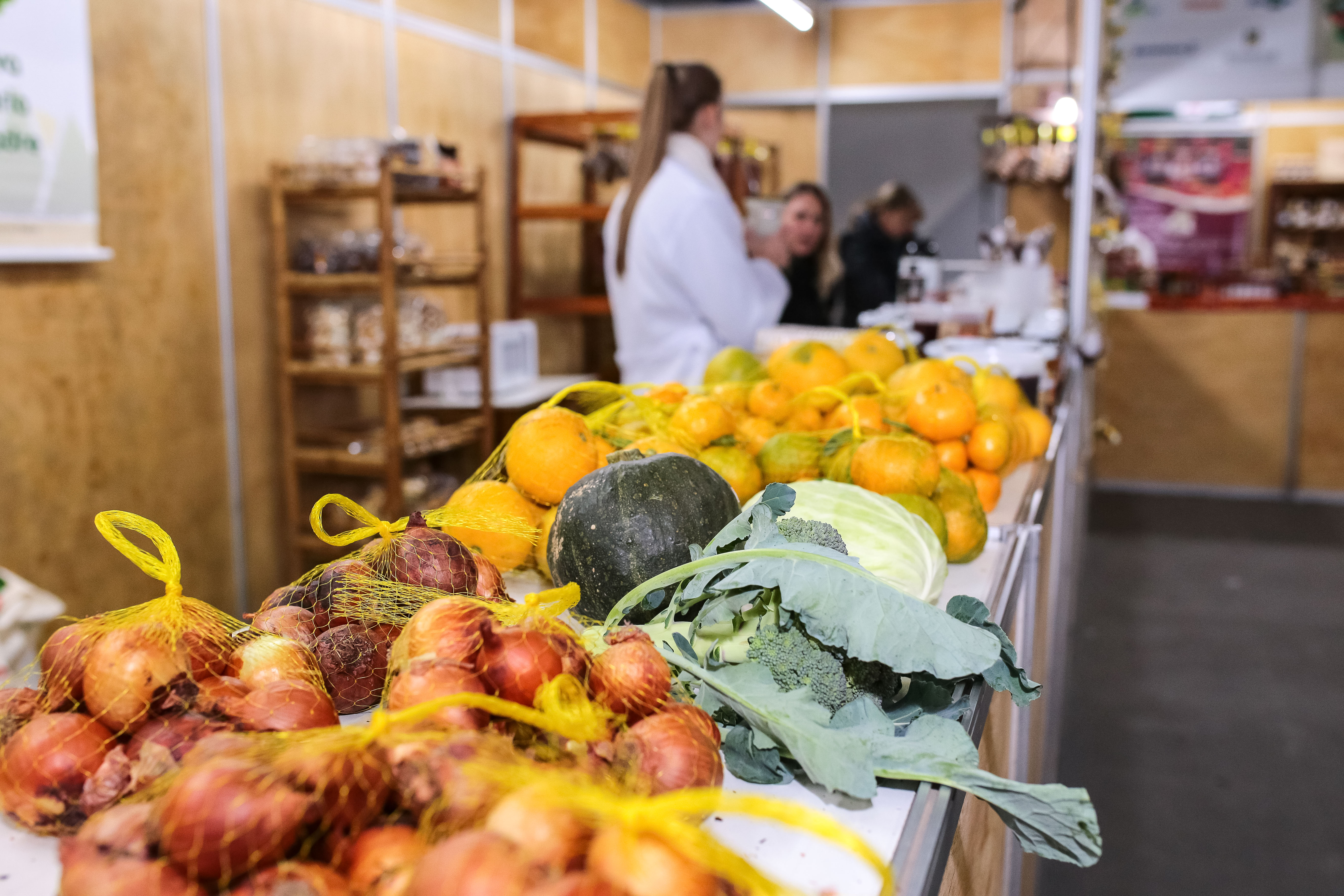 Contrato visa o fornecimento de alimentos frescos para os serviços da Assistência Social. Pagamento será feito pelo Governo Federal, diretamente aos agricultores