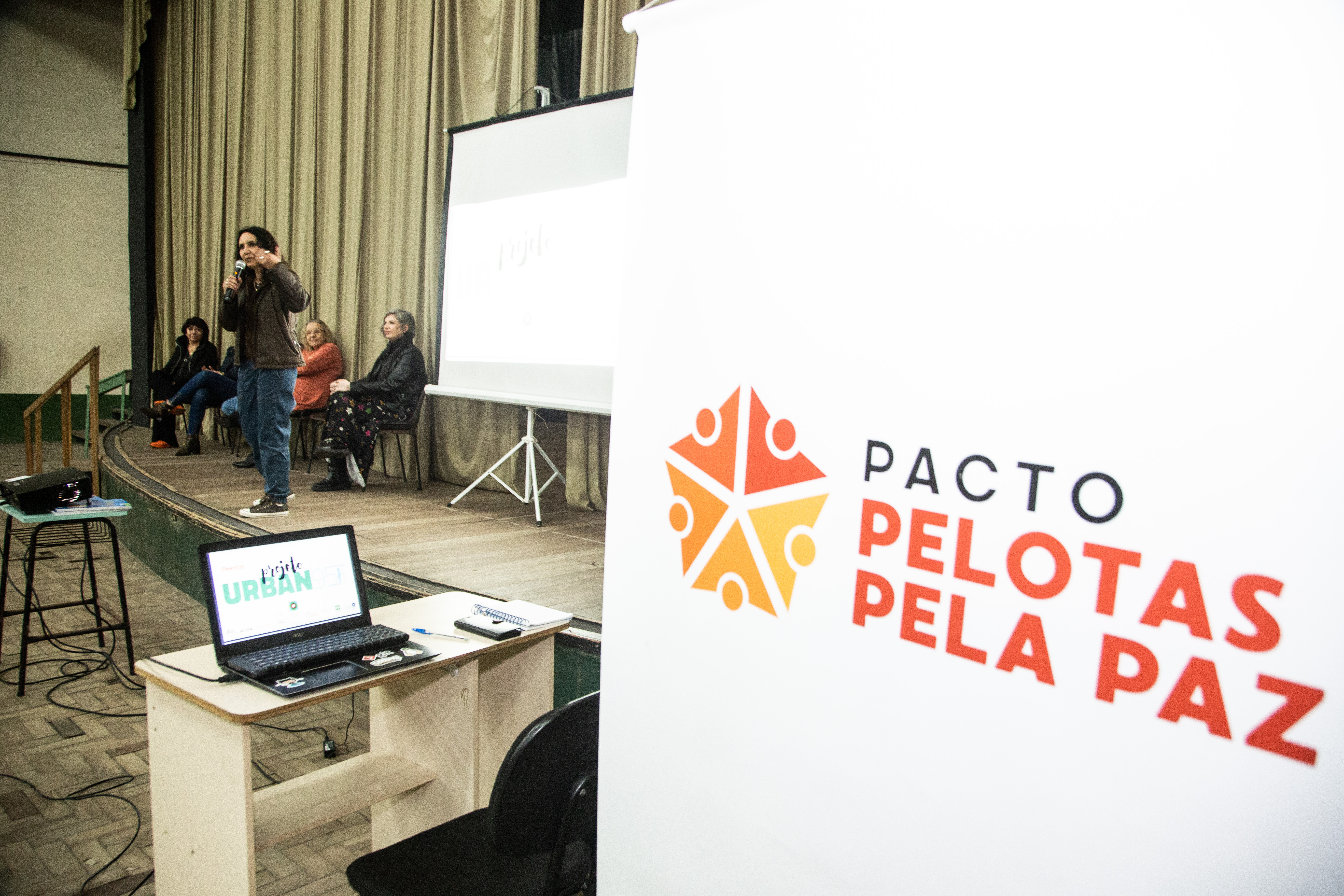 Destinado às redes de Educação, Saúde e Assistência Social, o Encontro Intersetorial - Construindo uma Cidade para Crianças vai auxiliar na construção do programa Pé de Infância, iniciativa da Rede Urban95 que integra o Pacto Pelotas pela Paz