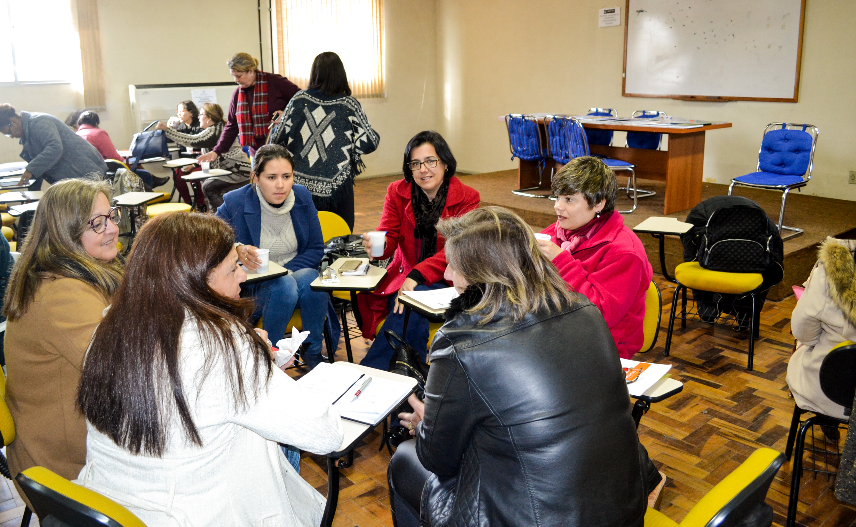 Capacitação para orientadores educacionais e equipes diretivas da rede municipal segue até esta quinta-feira