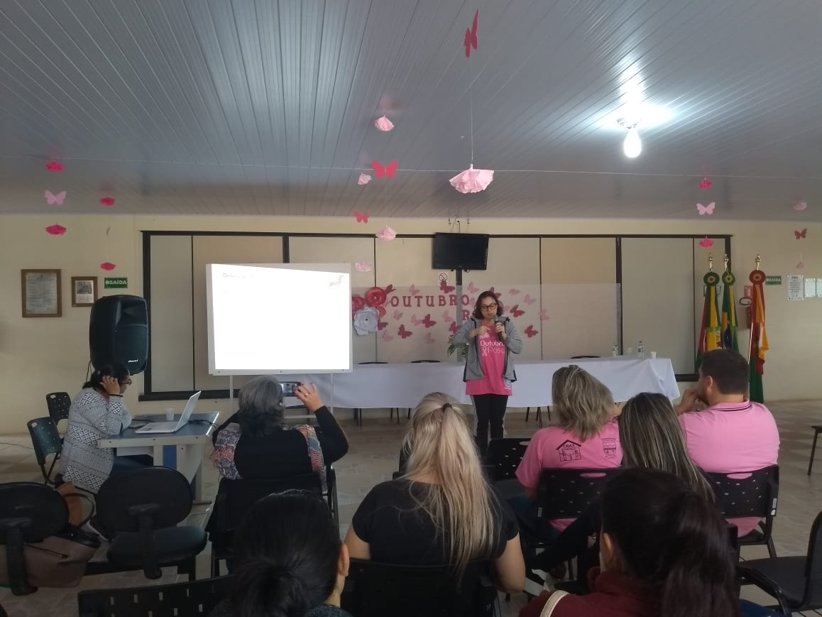 Palestra para profissionais e usuários de saúde pública abordou prevenção de câncer de mama e de útero