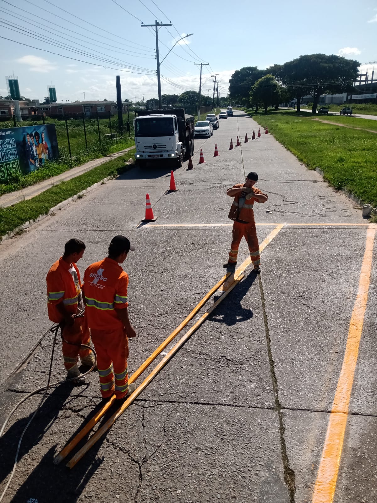 Instalação do equipamento para segurança no trânsito é resultado de parceria da Prefeitura com o Sesi