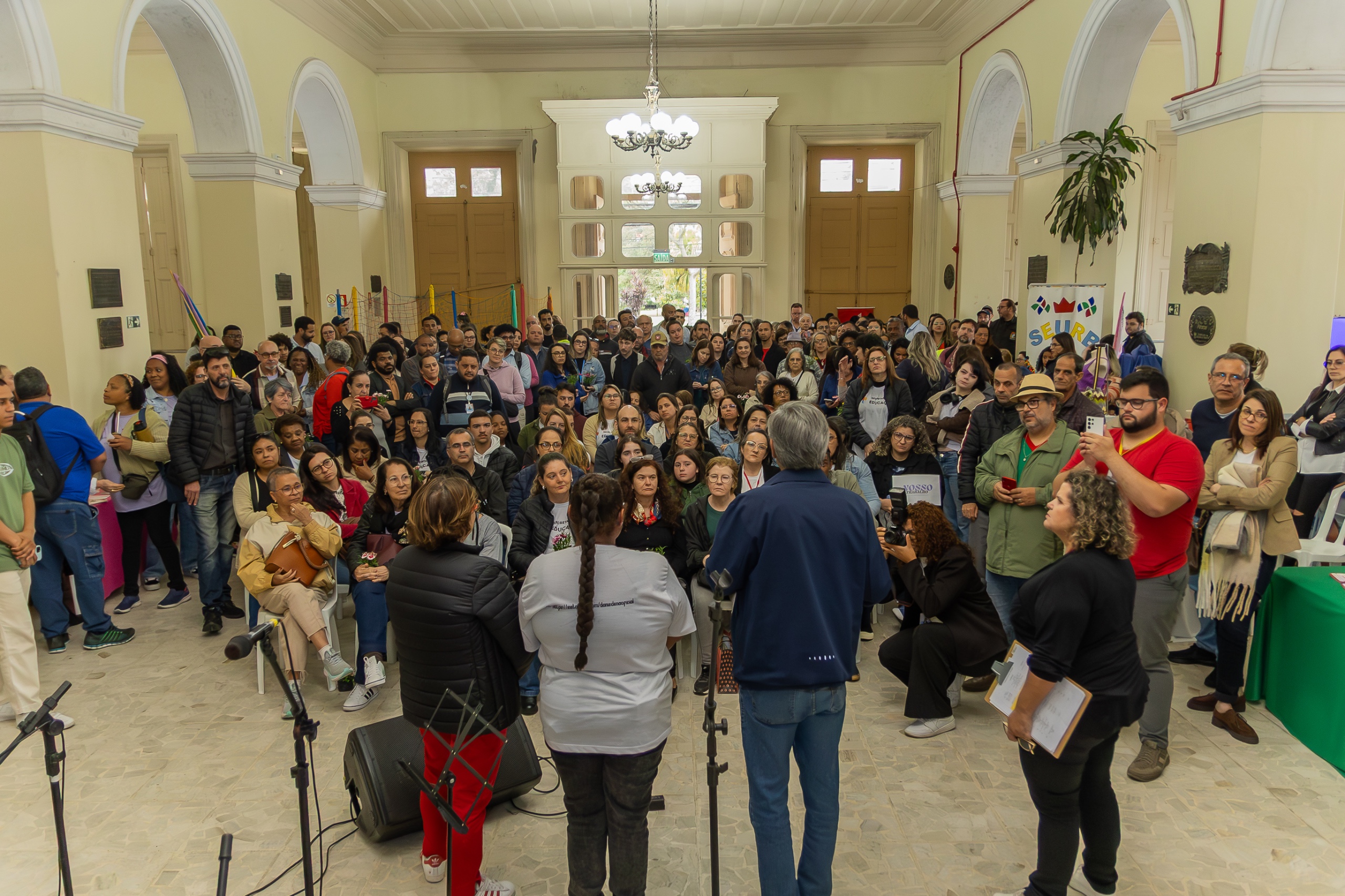 Servidores mostraram seus talentos, acompanhados de colegas
