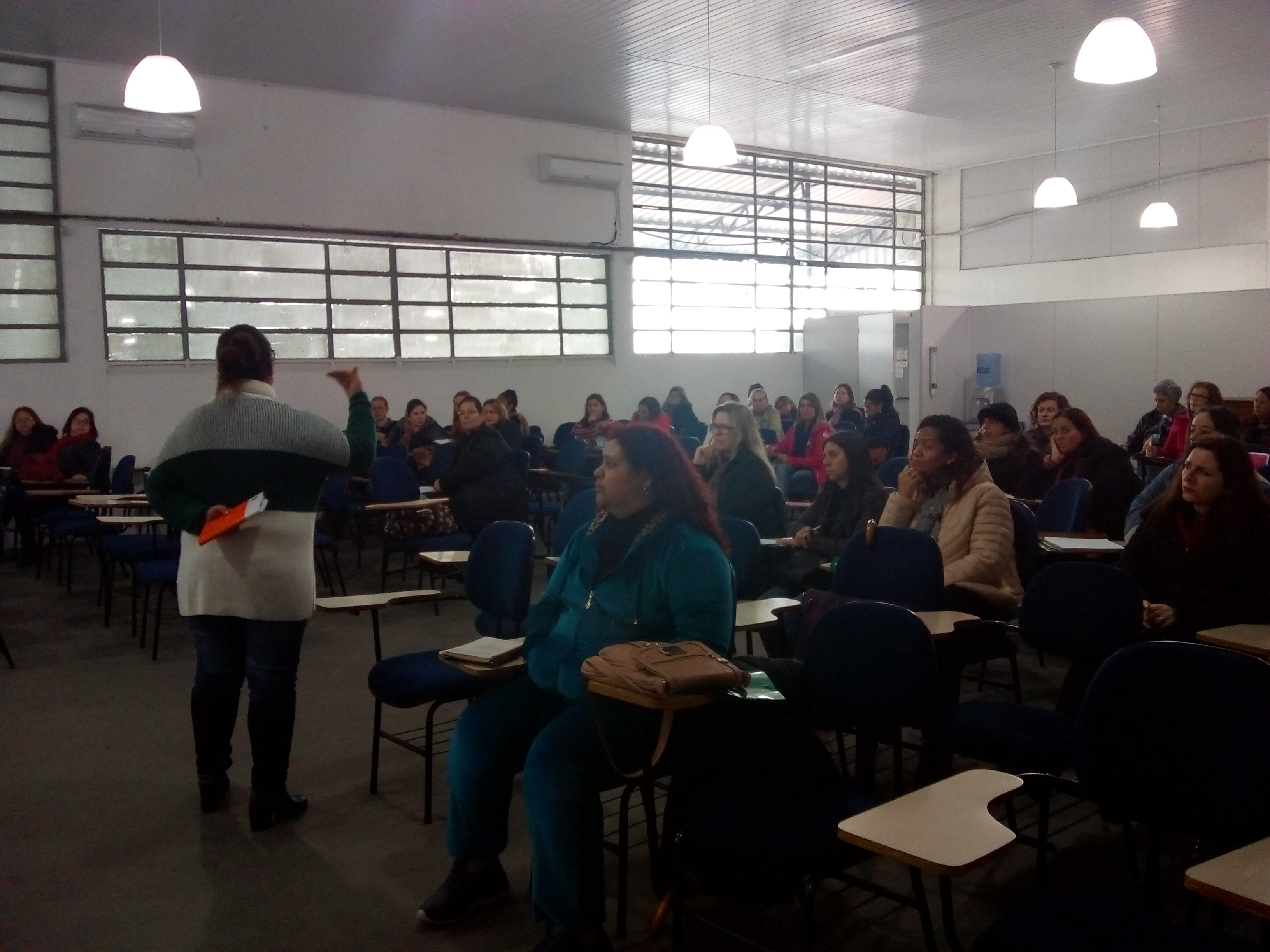 Cerca de 140 profissionais participaram da formação