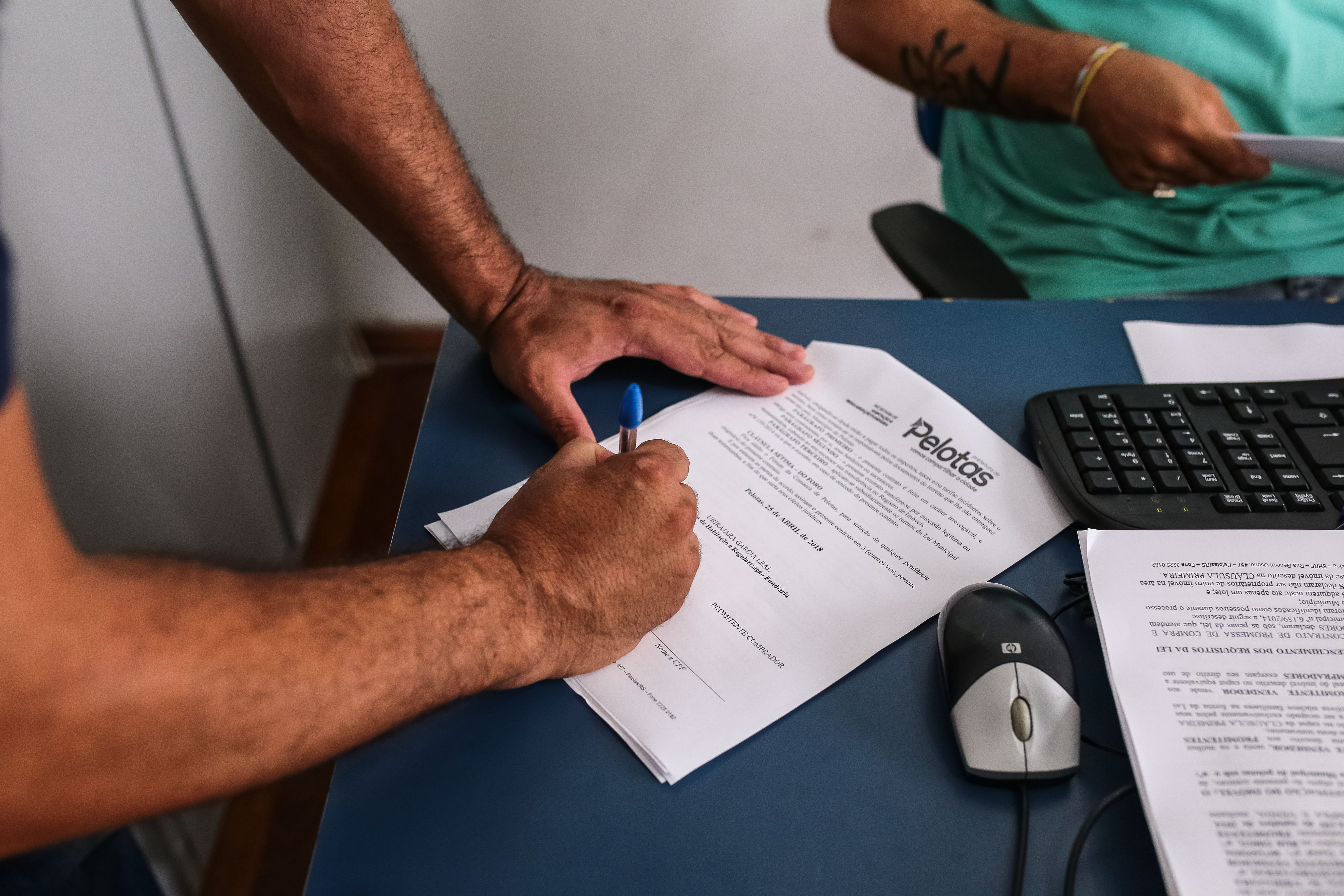 Contratos serão assinados até 7 de maio. Cerimônia de entrega da área para as 156 famílias está prevista