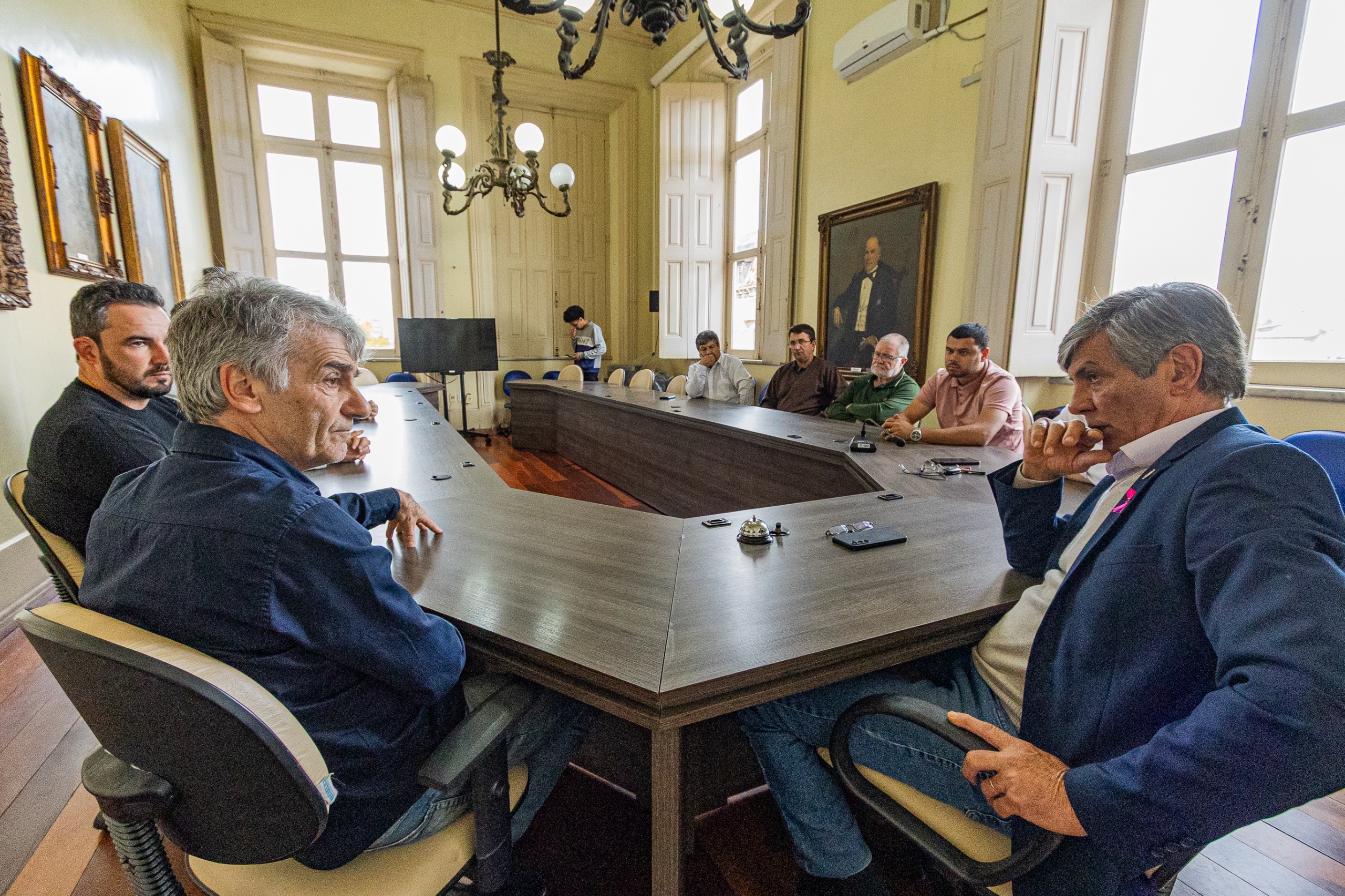 Marroni assegura apoio às demandas dos representantes da indústria, produtores e trabalhadores diante da concorrência da fruta produzida na Argentina