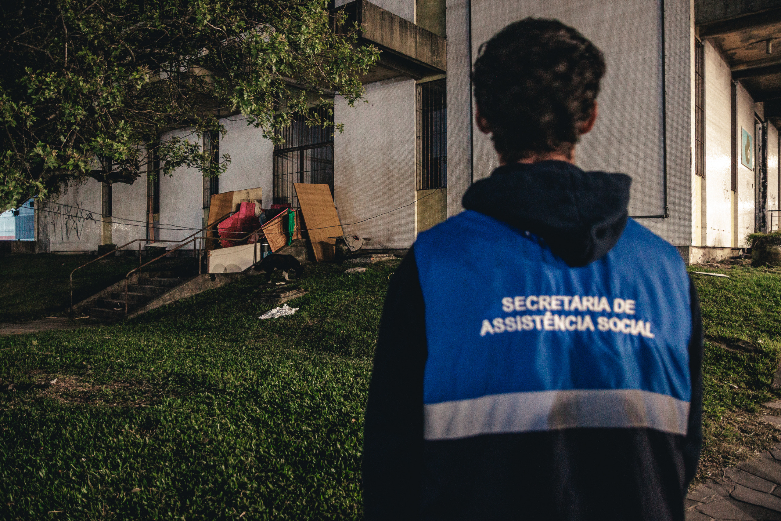 Abordagens são feitas regularmente, e abrigo é oferecido a quem dorme nas ruas