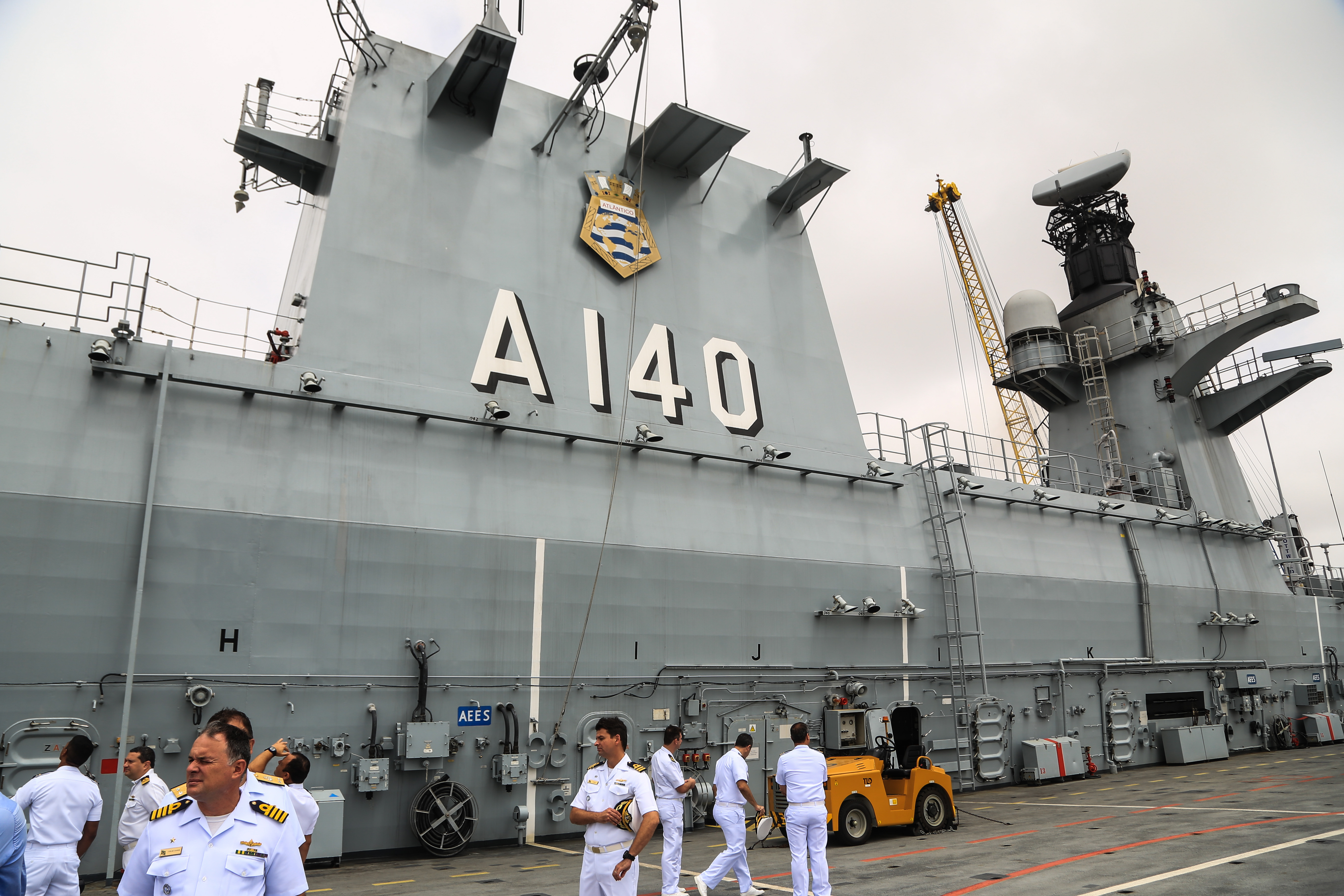 Prefeito em exercício conheceu o maior navio da marinha brasileira, que está atracado em Rio Grande