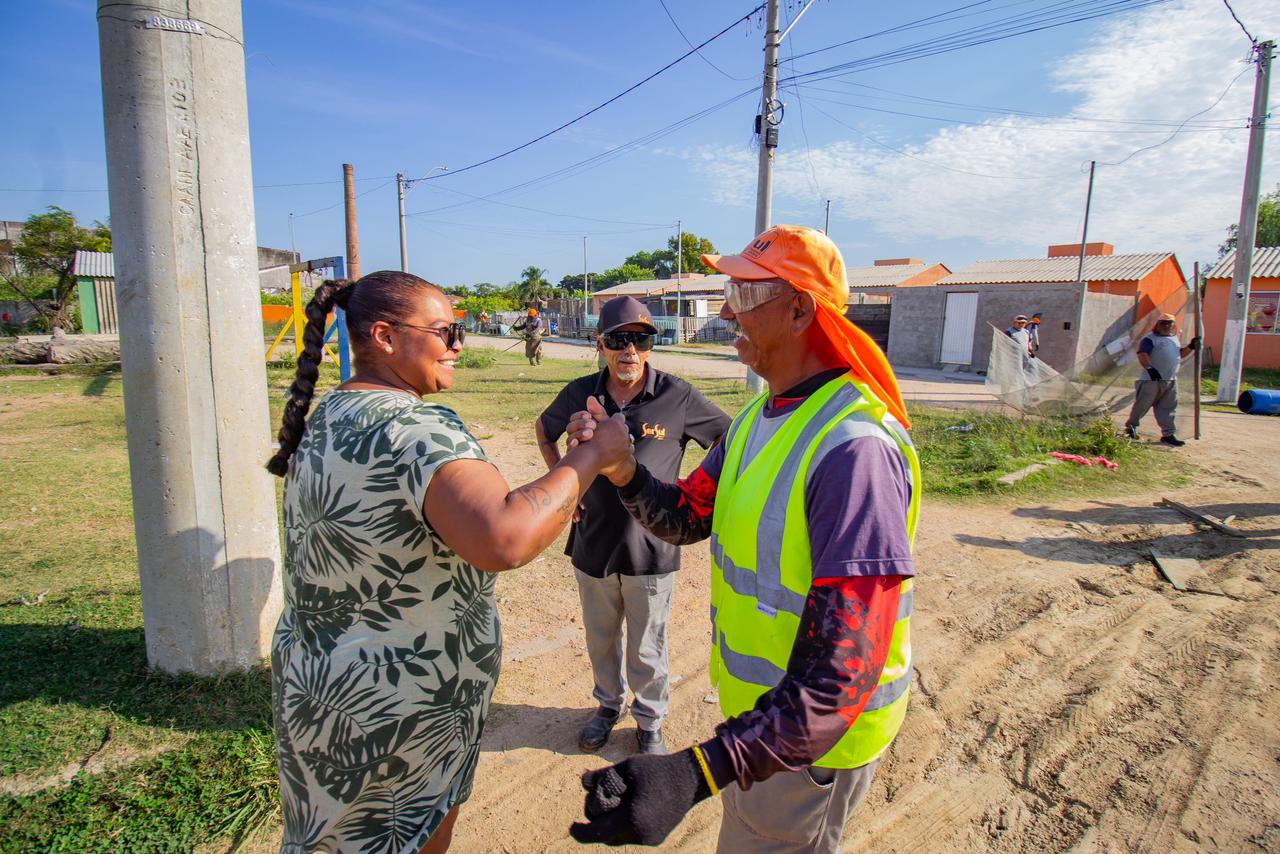 Daniela Brizolara vistoriou serviço de zeladoria na região, que começou na manhã desta quarta-feira (4)