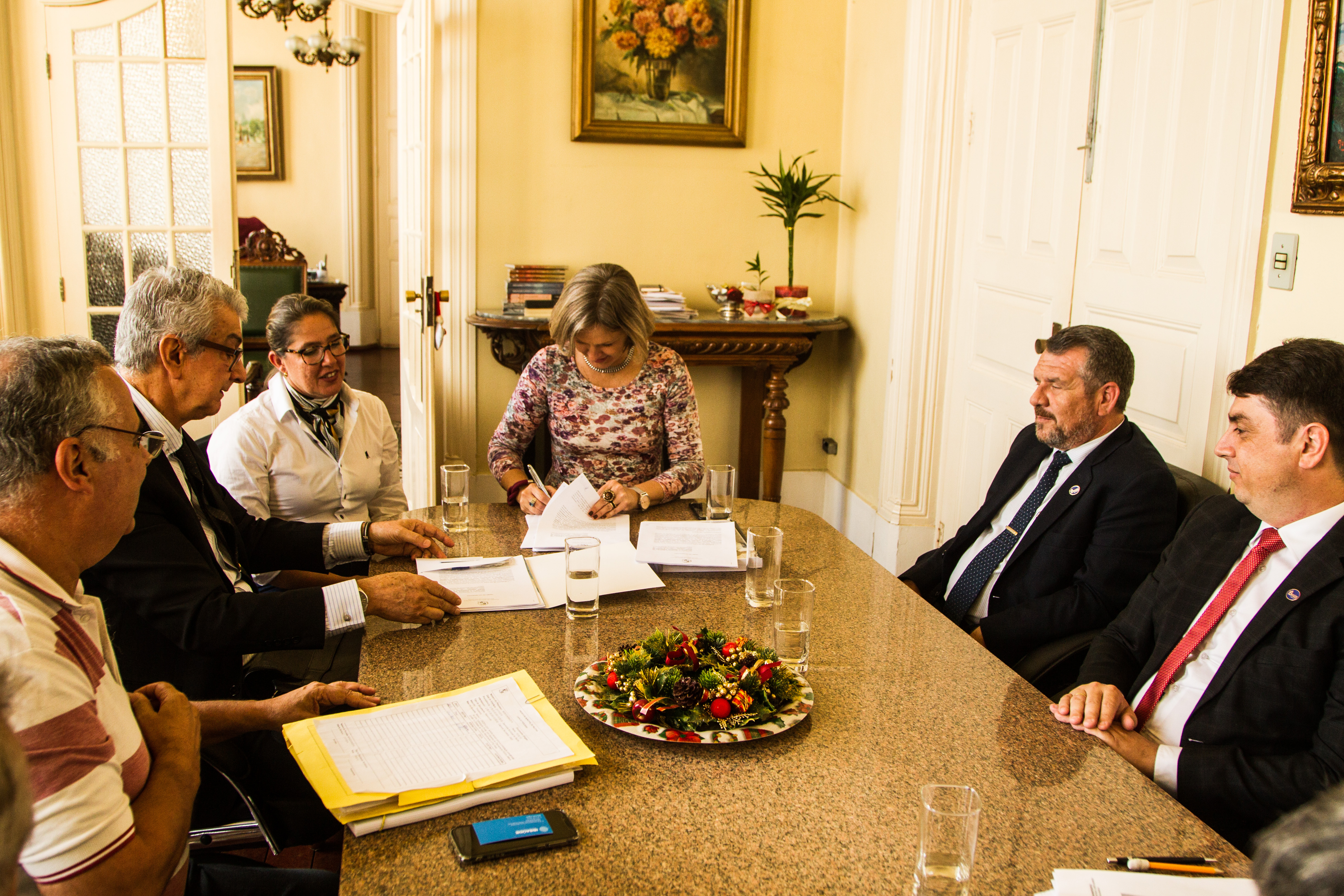 Contrato foi oficializado nesta segunda-feira (2). IB Saúde assume gestão e operação da unidade no dia 20 de dezembro