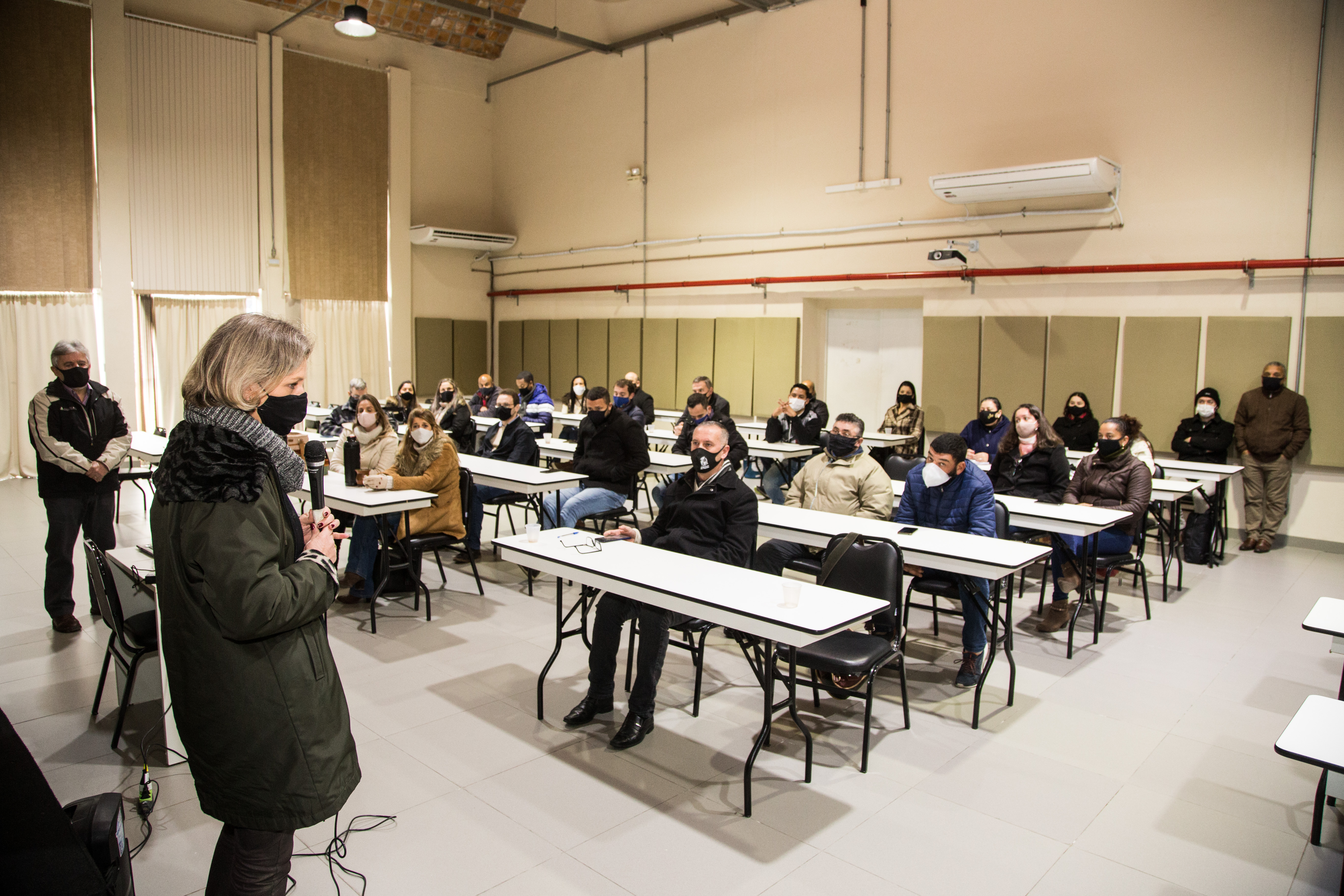 Levantamento da Secretaria de Habitação e Regularização Fundiária foi apresentado à prefeita Paula Mascarenhas. Até 2024, Município pretende regulamentar 48 áreas