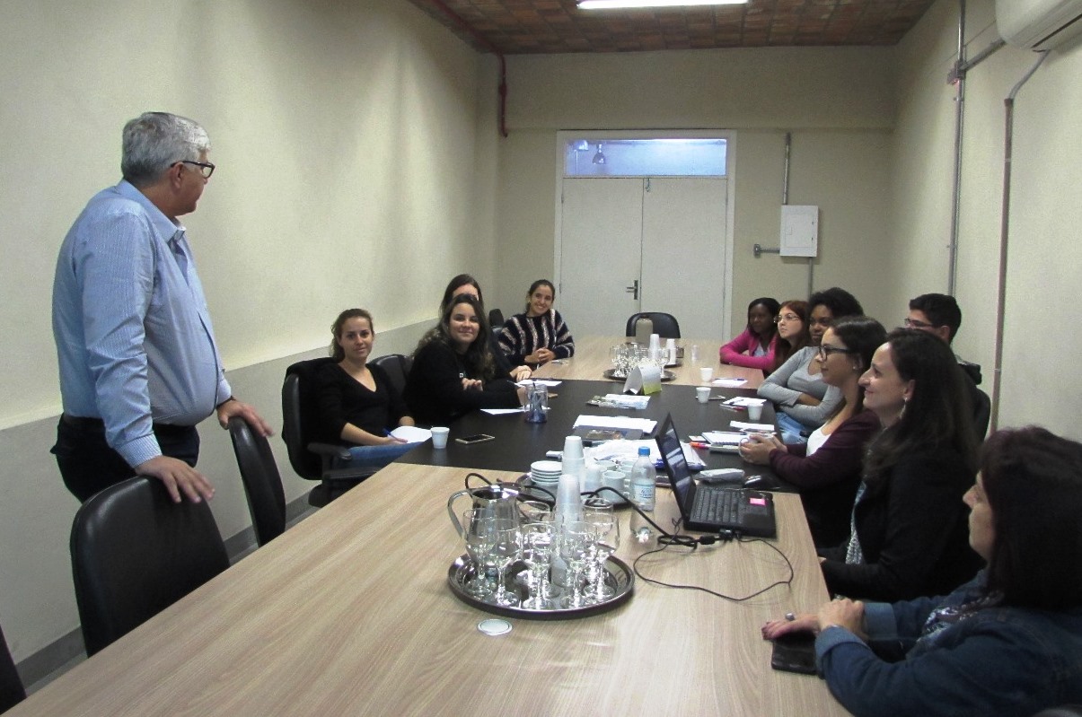 Os estudantes trabalharão nos Centros de Atenção ao Turista do Mercado Central, Rodoviária, Praia e Baronesa