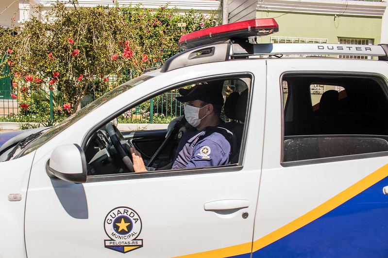 Materiais são usados na higienização das viaturas, com o objetivo de proteger os agentes contra o novo coronavírus
