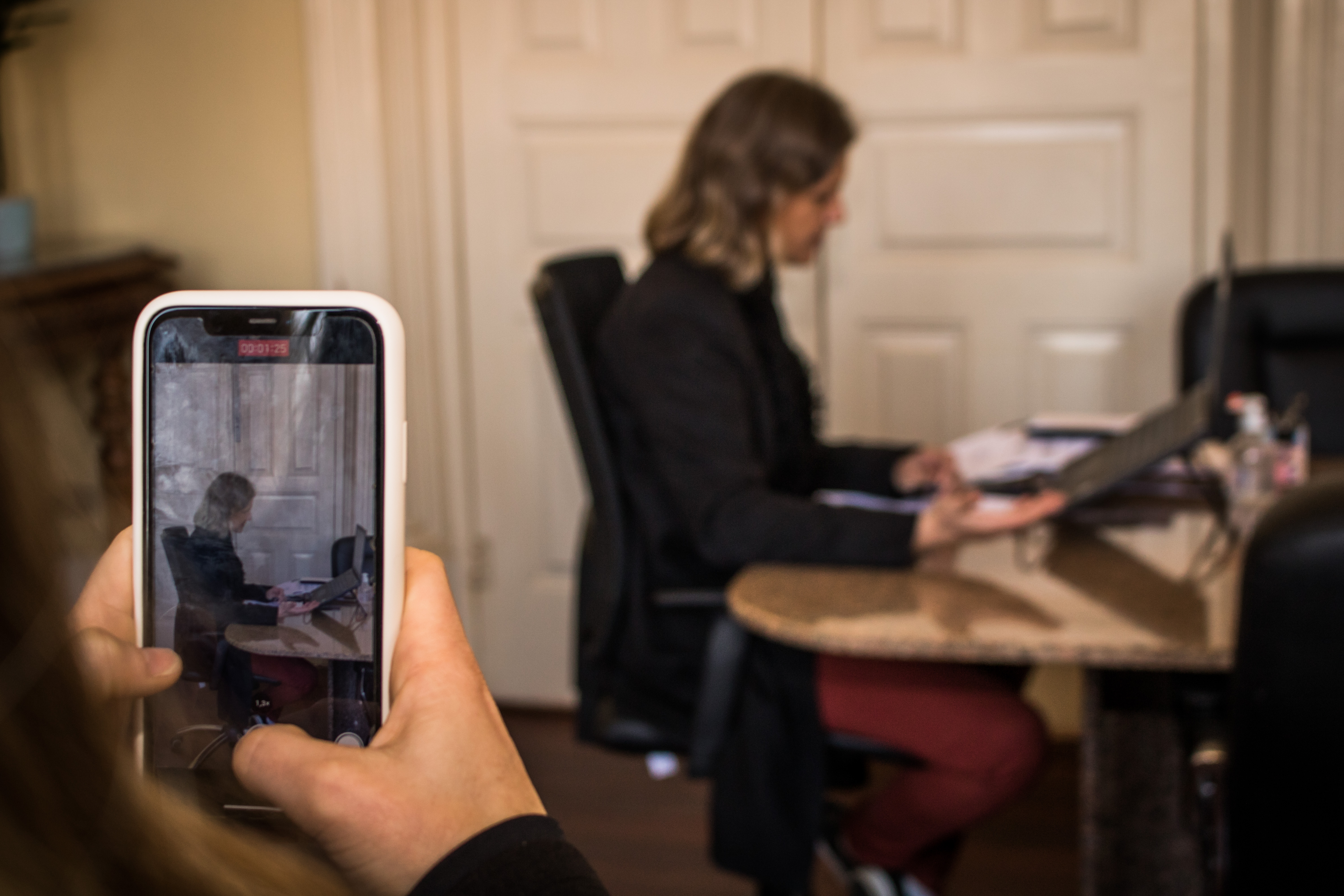 Município volta à bandeira laranja, depois de recurso apresentado pela Azonasul, mas mantém regramento de bandeira vermelha. Prefeita  estuda paralisação total das atividades já para o próximo fim de semana