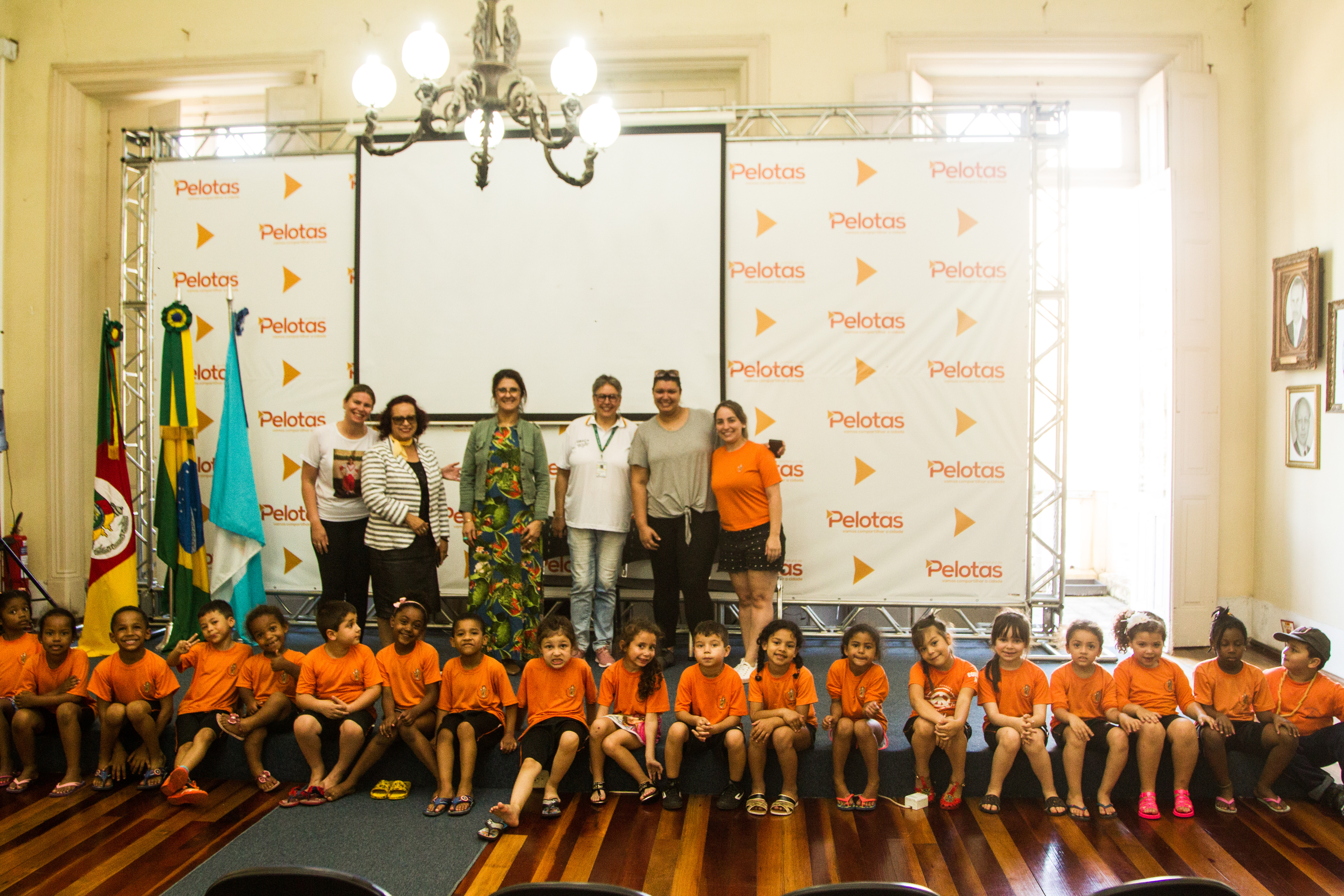 Visita ao Centro Histórico foi um presente de formatura viabilizado pelo projeto “Eu Conheço Pelotas”